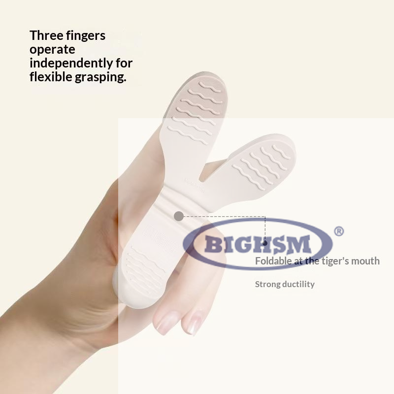 Kitchen Gadgets Built In - Anti-Slip Silicone Cooking Gloves, Three-Finger Heat